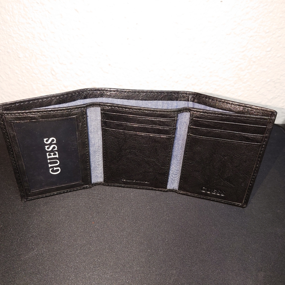 NEW Guess trifold wallet